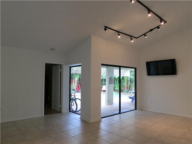 528 Southwest 166th Terrace Weston, FL 33326 - Photo 4 of 17