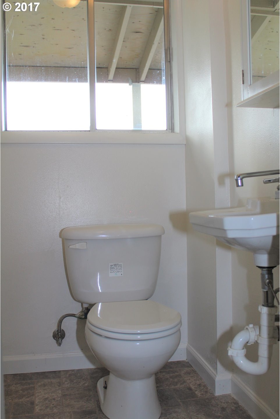 2063 Austin Road Roseburg, OR 97471 - Photo 7 of 17