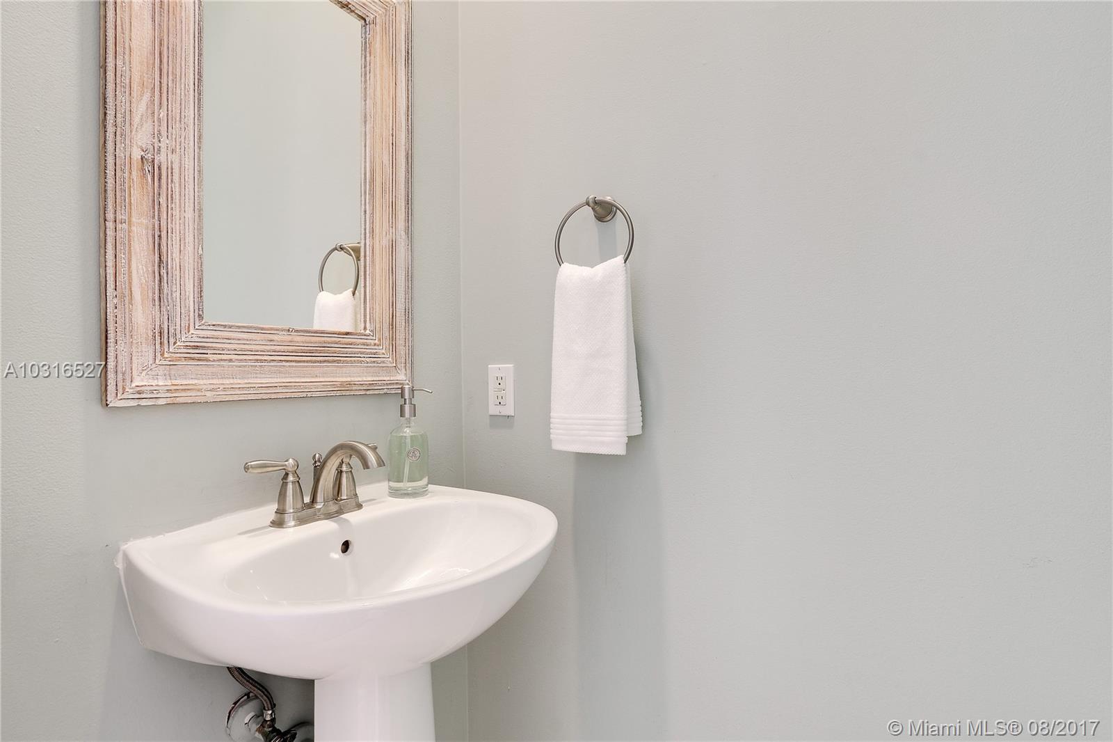 271 Barbados Drive Jupiter, FL 33458 - Photo 23 of 33
