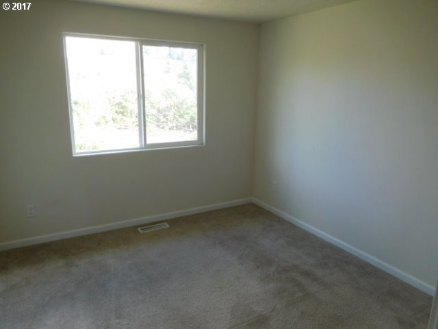 891 Salamander Road Southeast Jefferson, OR 97352 - Photo 8 of 28 Gallery Image 8