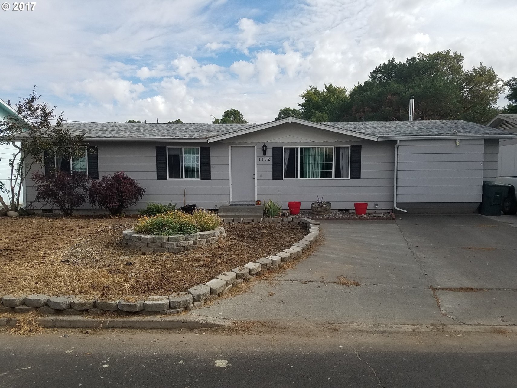 1362 Southwest 39th Street Pendleton, OR 97801 - Photo 3 of 25