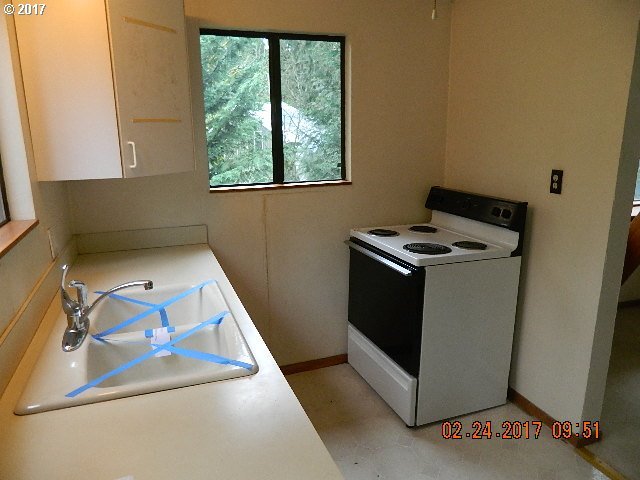 4931 Southwest Garden Home Road Portland, OR 97219 - Photo 10 of 14 Gallery Image 10
