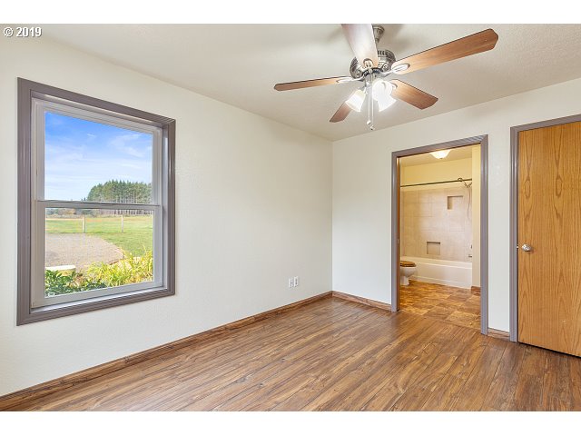 21110 South Ridgeway Lane Oregon City, OR 97045 - Photo 23 of 31