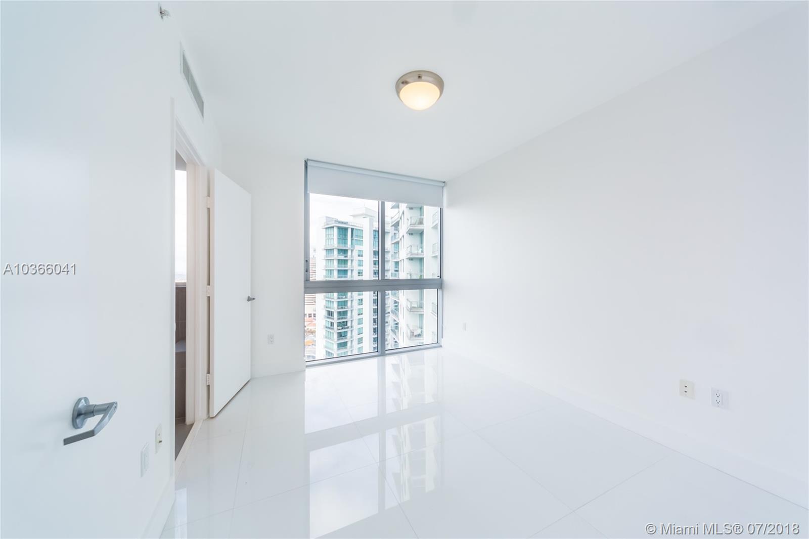 92 Southwest 3rd Street, Unit 4305 Miami, FL 33130 - Photo 5 of 33