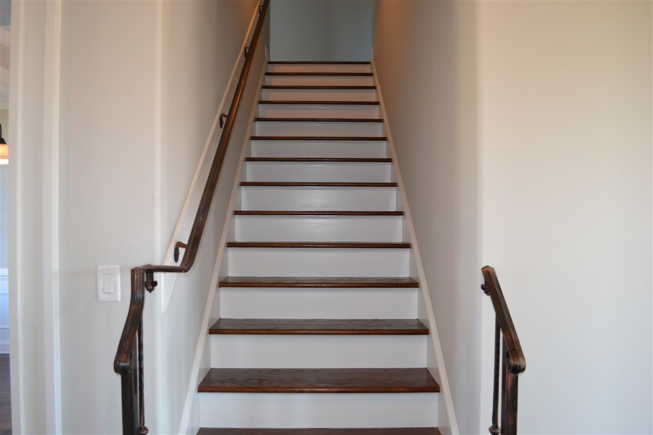121 Ridge Top Lane Atoka, TN 38004 - Photo 13 of 24 Look wooden treads on staircase !!!