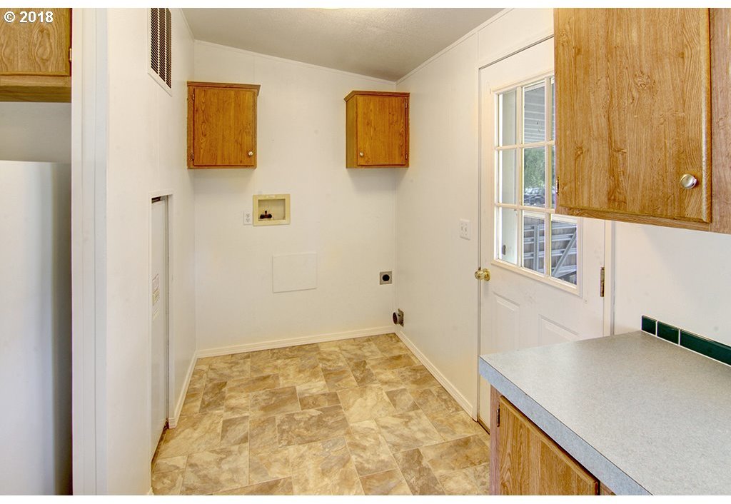 475 Spruce Street Yoncalla, OR 97499 - Photo 11 of 21 Gallery Image 11