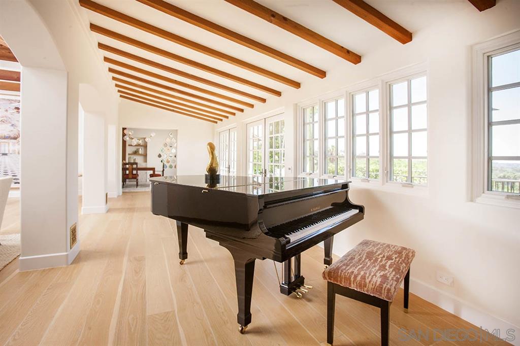 6557 La Valle Plateada Rancho Santa Fe, CA 92067 - Photo 8 of 25