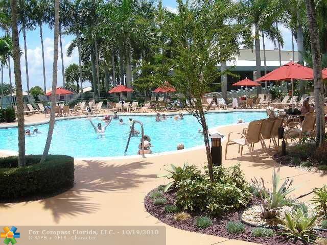 Crystal Point Condominiums Boynton Beach, FL 33437 - Photo 8 of 10