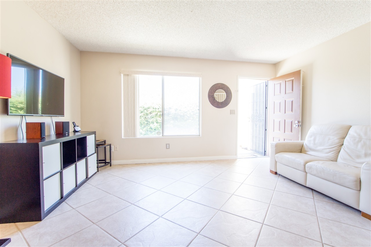 280 Espanas Glen Escondido, CA 92026 - Photo 5 of 25