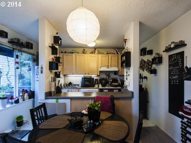 3701 Southwest Condor Avenue, Unit A1 Portland, OR 97239 - Photo 8 of 16 Gallery Image 8