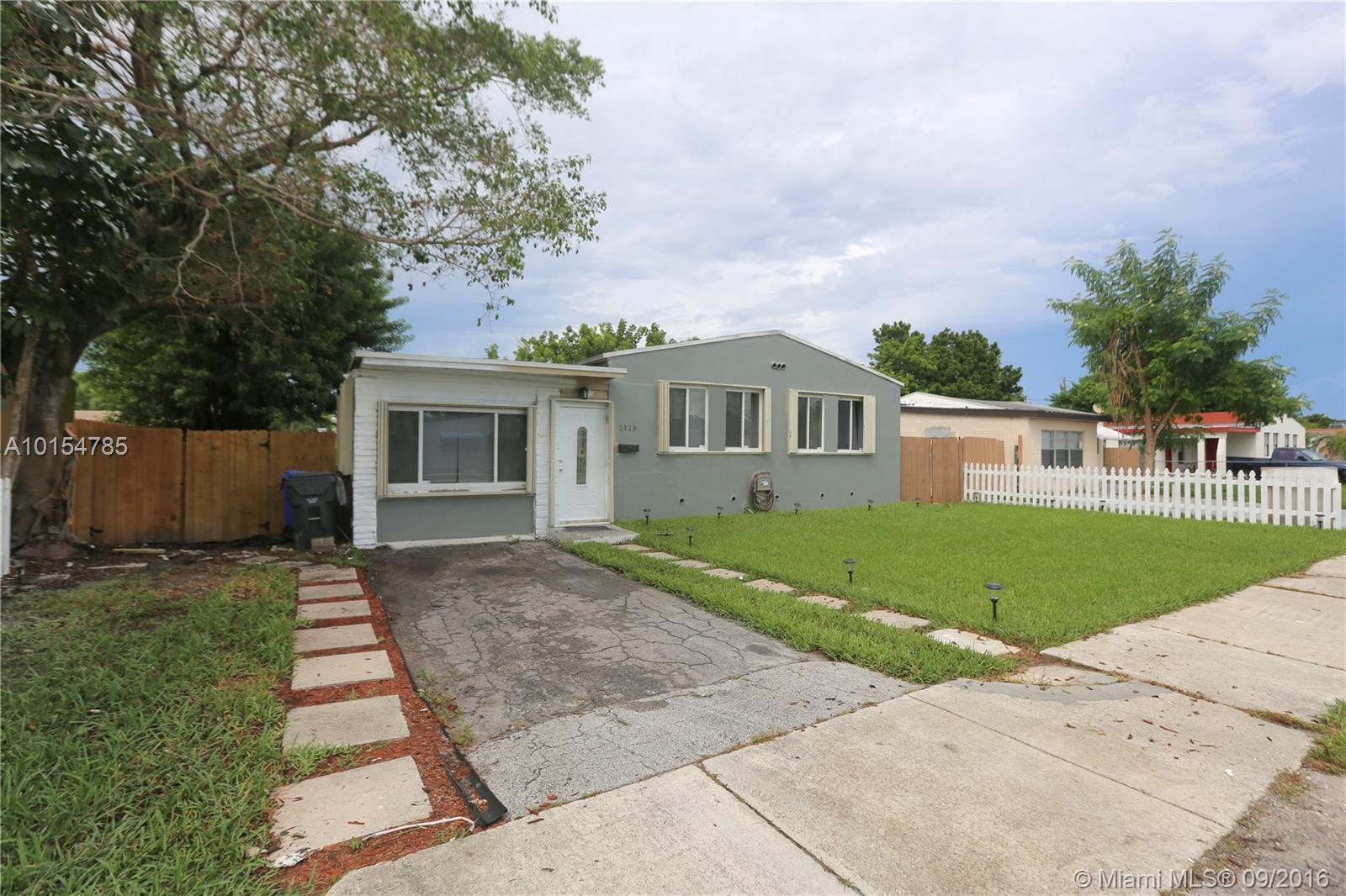 2123 Funston Street Hollywood, FL 33020 - Photo 12 of 13