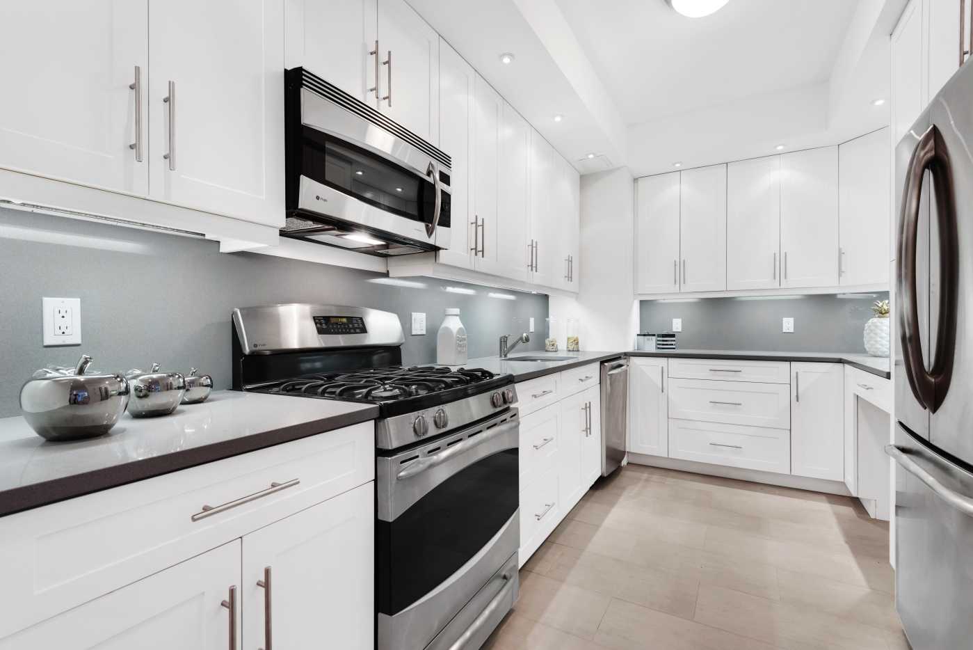 525 East 80th Street, Unit 5B Manhattan, NY 10075 - Photo 6 of 11