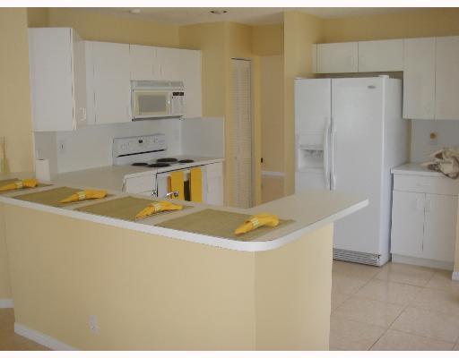 352 Bridgeton Road Weston, FL 33326 - Photo 2 of 11 Gallery Image 2