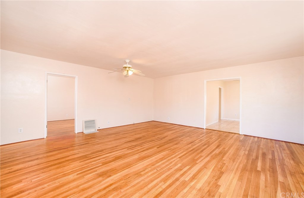 112 East Maple Street Compton, CA 90220 - Photo 3 of 23