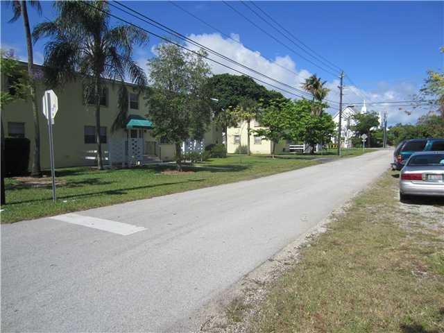 5471 Southwest 78th Street, Unit 13A Miami, FL 33143 - Photo 2 of 17