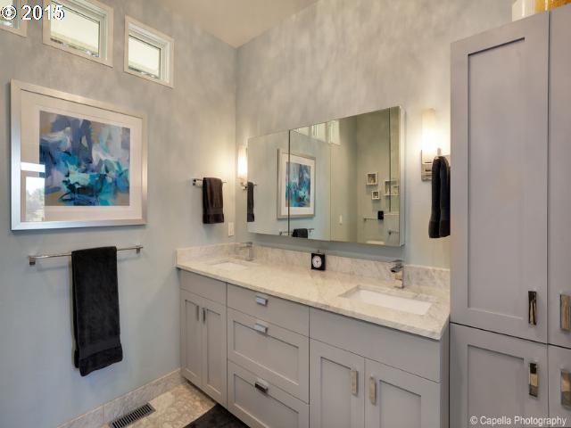4916 Southwest Barnes Road Portland, OR 97221 - Photo 12 of 16