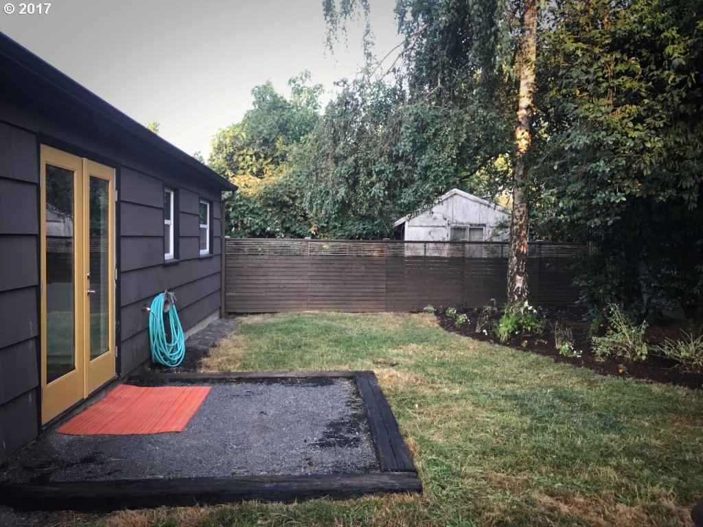 6318 Northeast Prescott Street Portland, OR 97218 - Photo 11 of 12