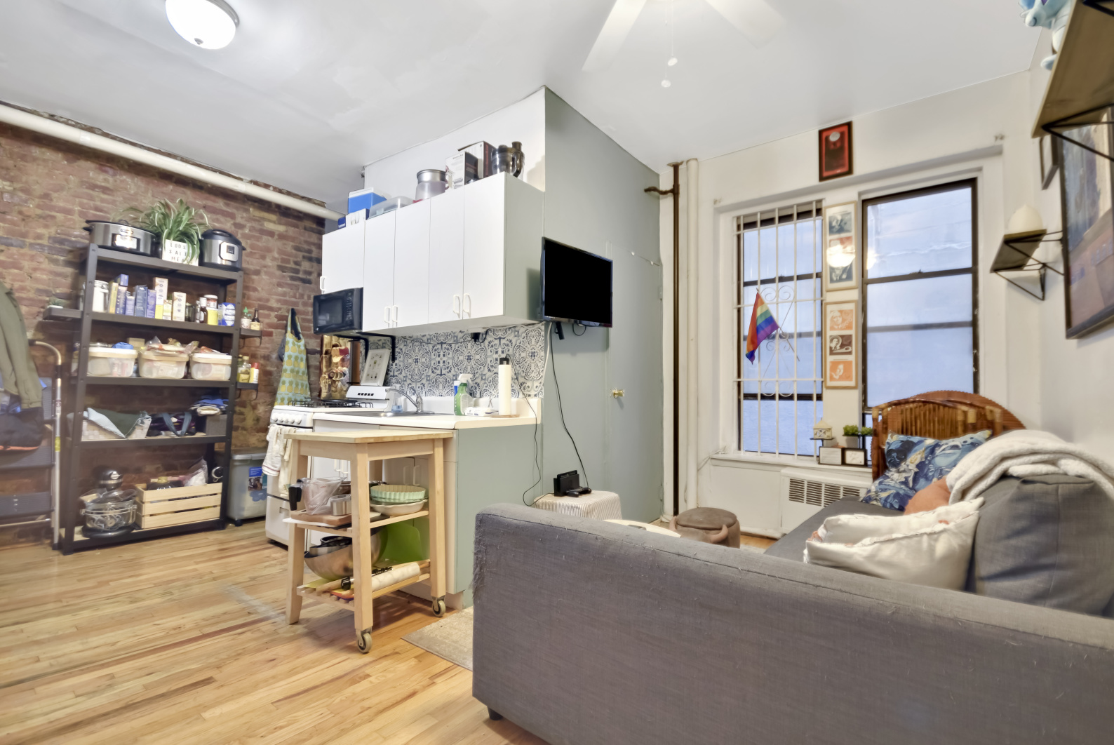 416 East 71st Street, Unit 8 Manhattan, NY 10021 - Photo 1 of 6