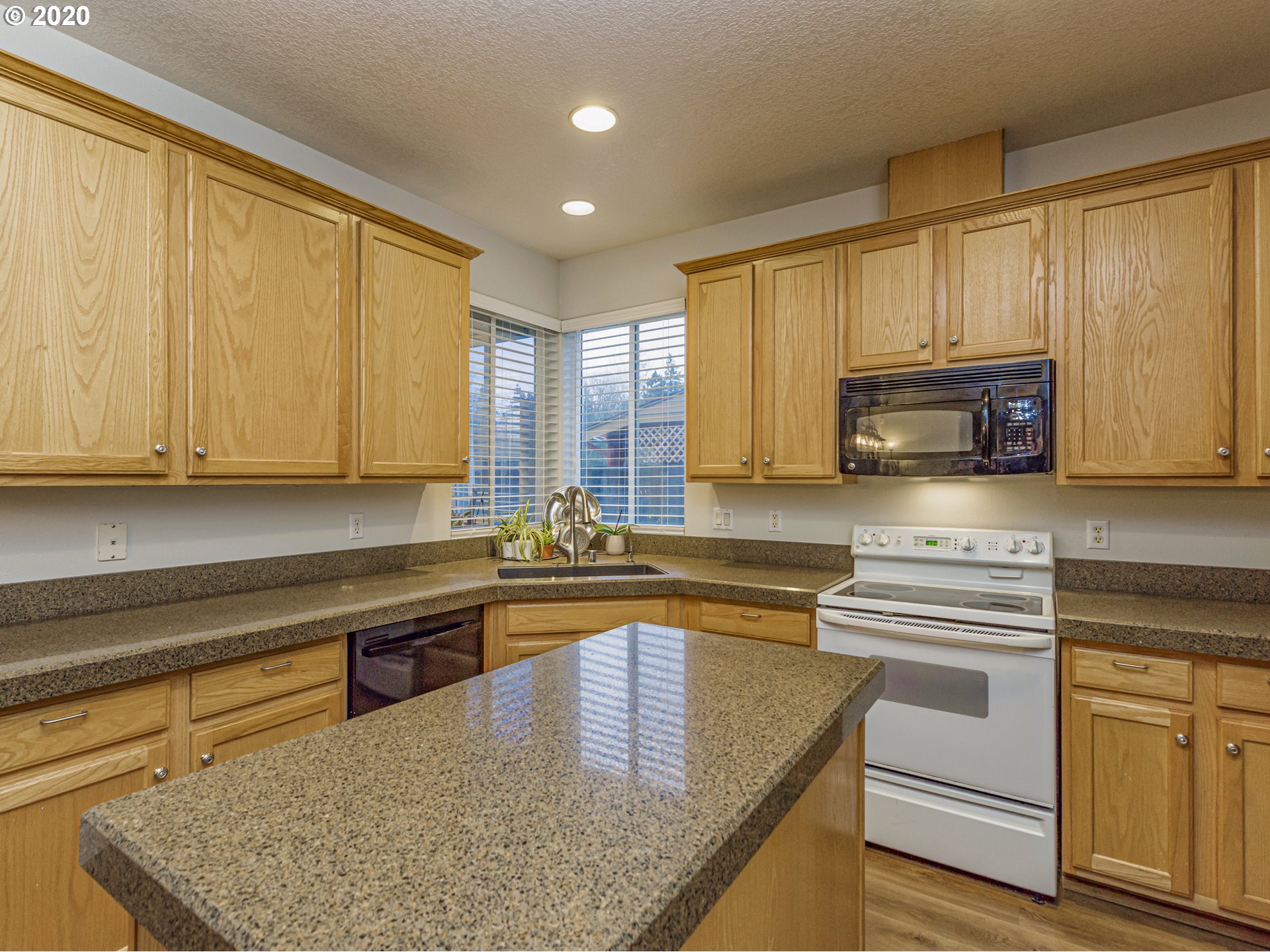 19408 Southeast 9th Circle Camas, WA 98607 - Photo 11 of 30
