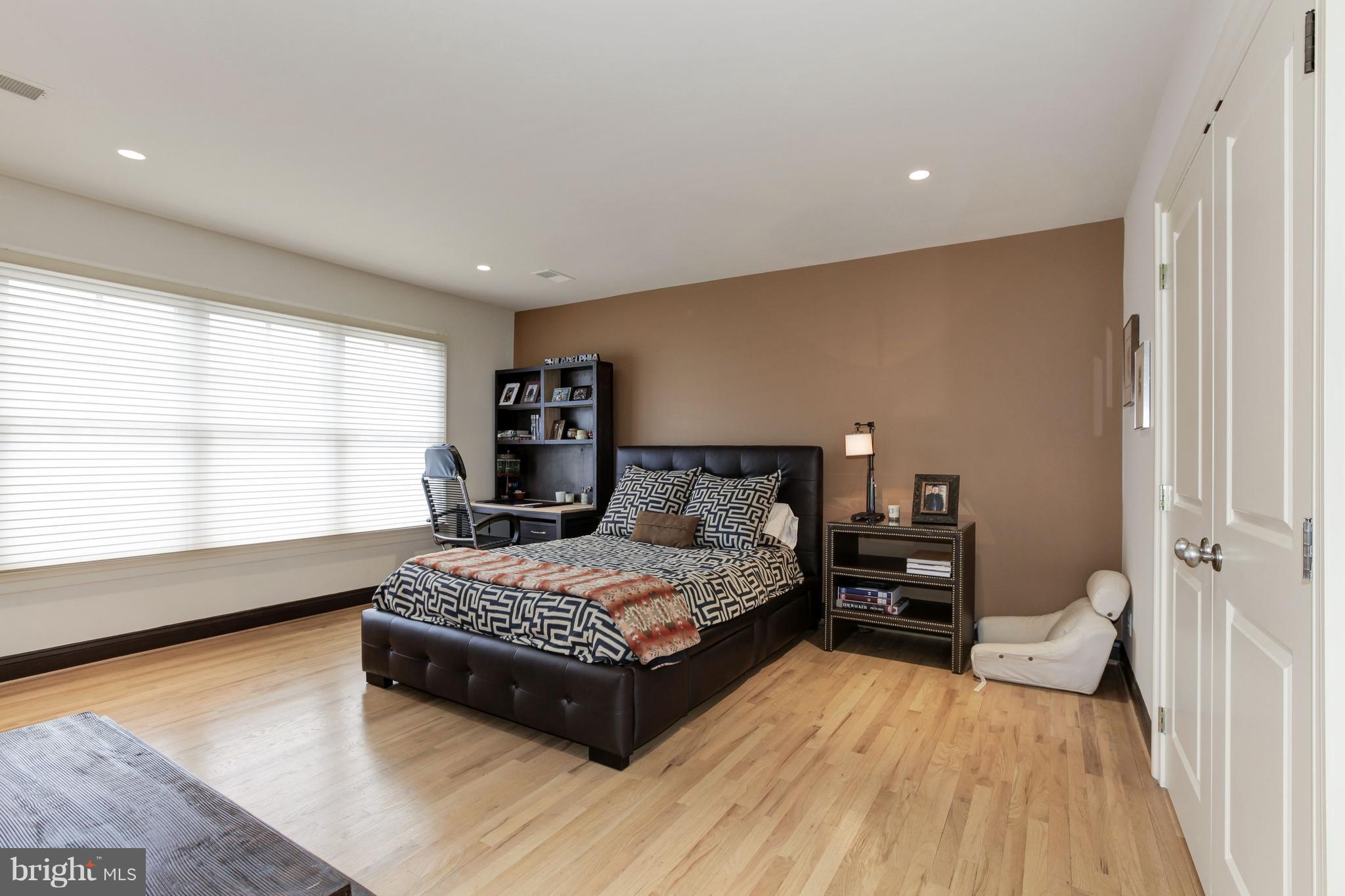 9904 Woodford Road Potomac, MD 20854 - Photo 22 of 30