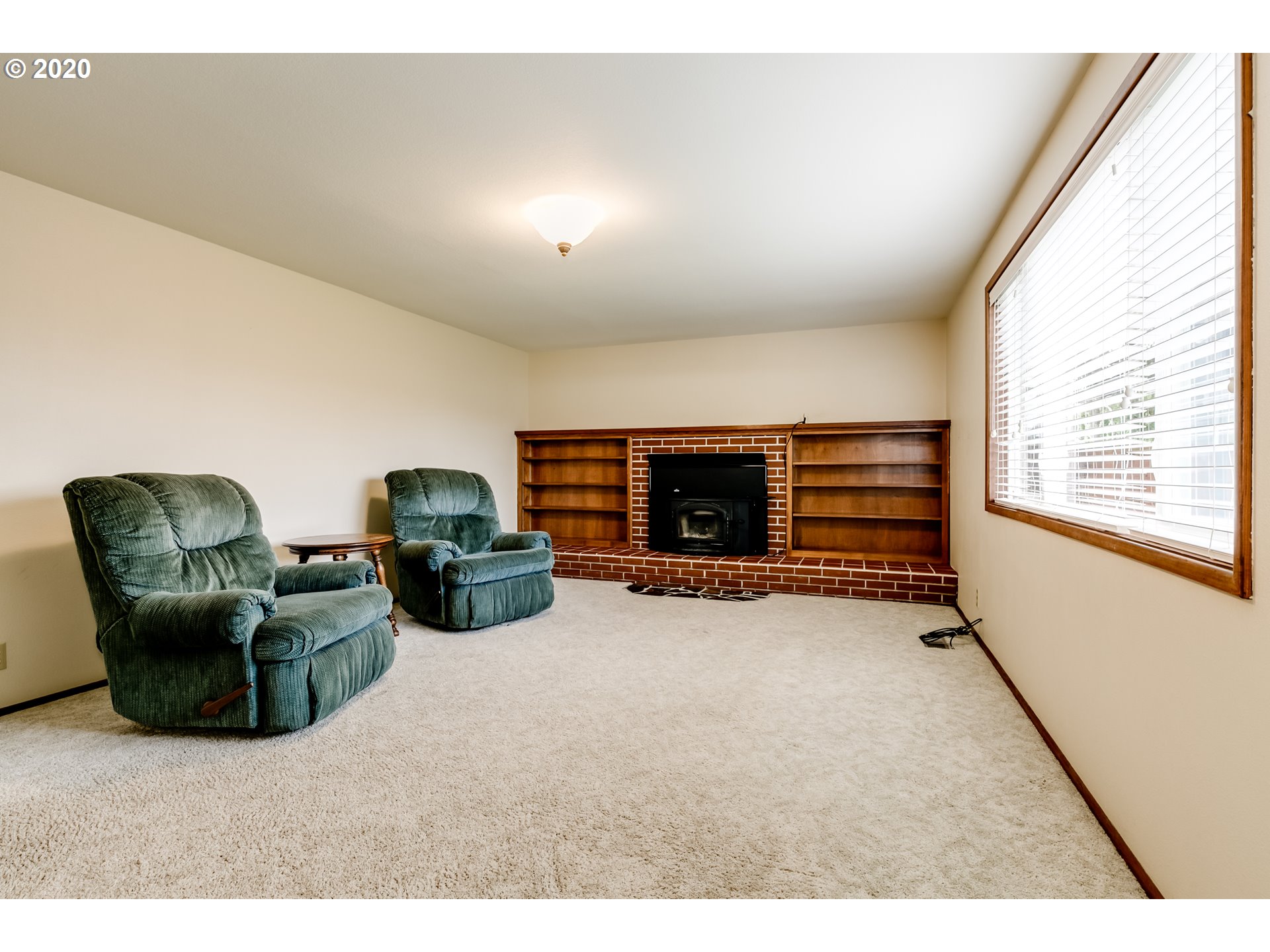 2874 6th Street Springfield, OR 97477 - Photo 14 of 32