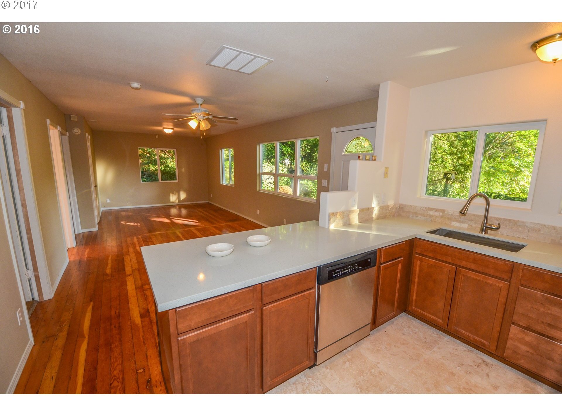2307 Southwest Iowa Street Portland, OR 97239 - Photo 10 of 22 Gallery Image 10