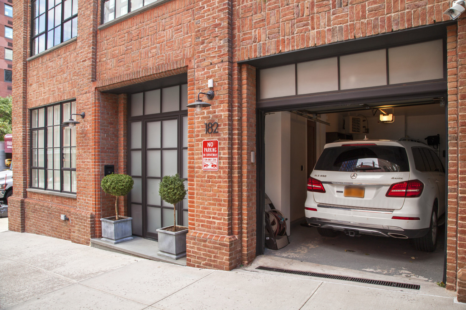 182 East 94th Street Manhattan, NY 10128 - Photo 2 of 23