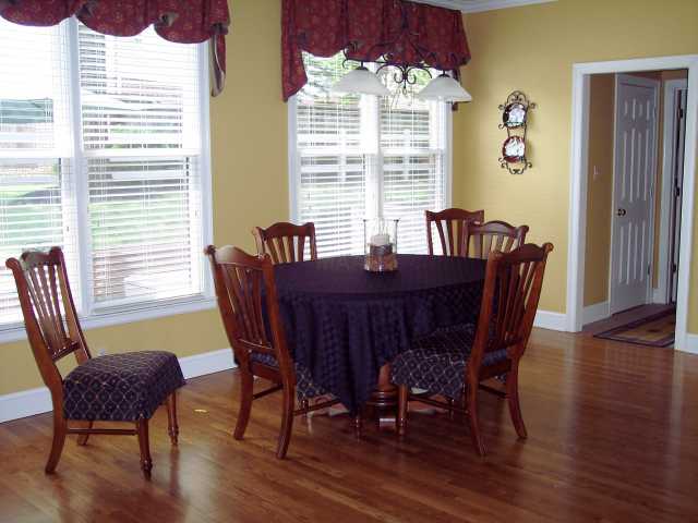 2195 Houston Pass Collierville, TN 38139 - Photo 5 of 12 Any family will enjoy a great start in this breakfast area.