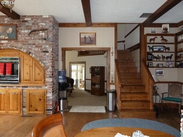 3724 Hogan Road Oakland, OR 97462 - Photo 9 of 16