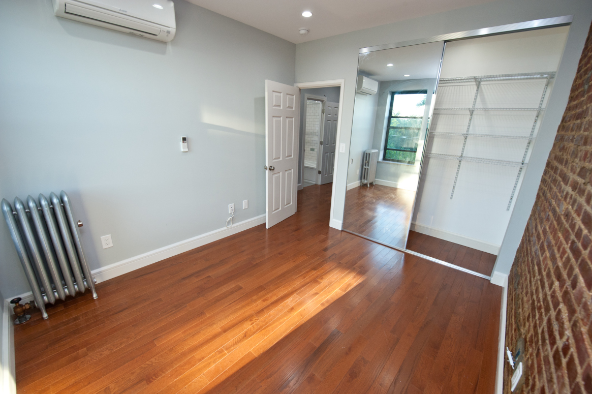 25-60 45th Street, Unit 3R Queens, NY 11103 - Photo 2 of 9