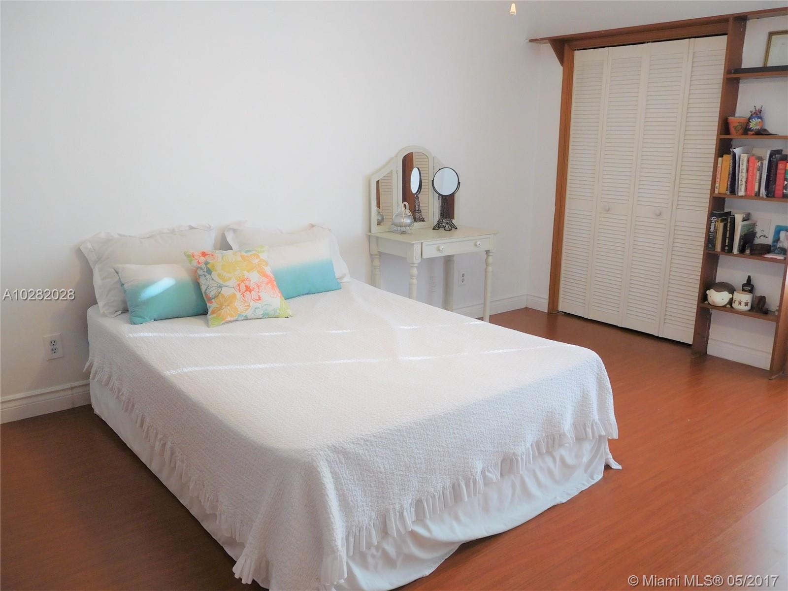 12118 Old Country Road South Wellington, FL 33414 - Photo 18 of 29
