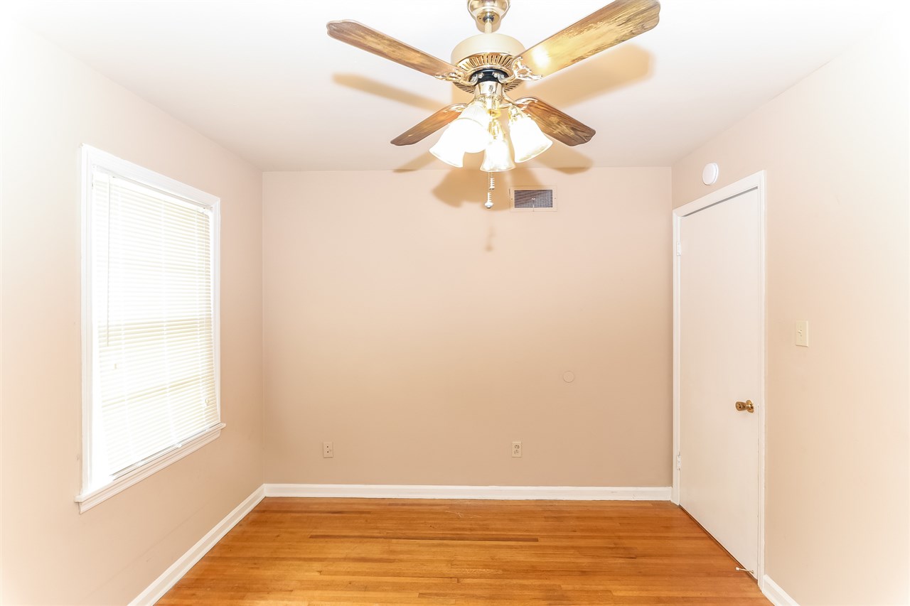 5068 Helene Road Memphis, TN 38117 - Photo 11 of 16