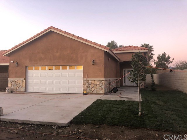 9272 Olive Street Fontana, CA 92335 - Photo 2 of 18