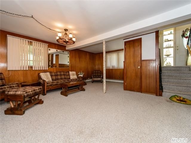 1658 Westmoreland Road Merrick, NY 11566 - Photo 15 of 19