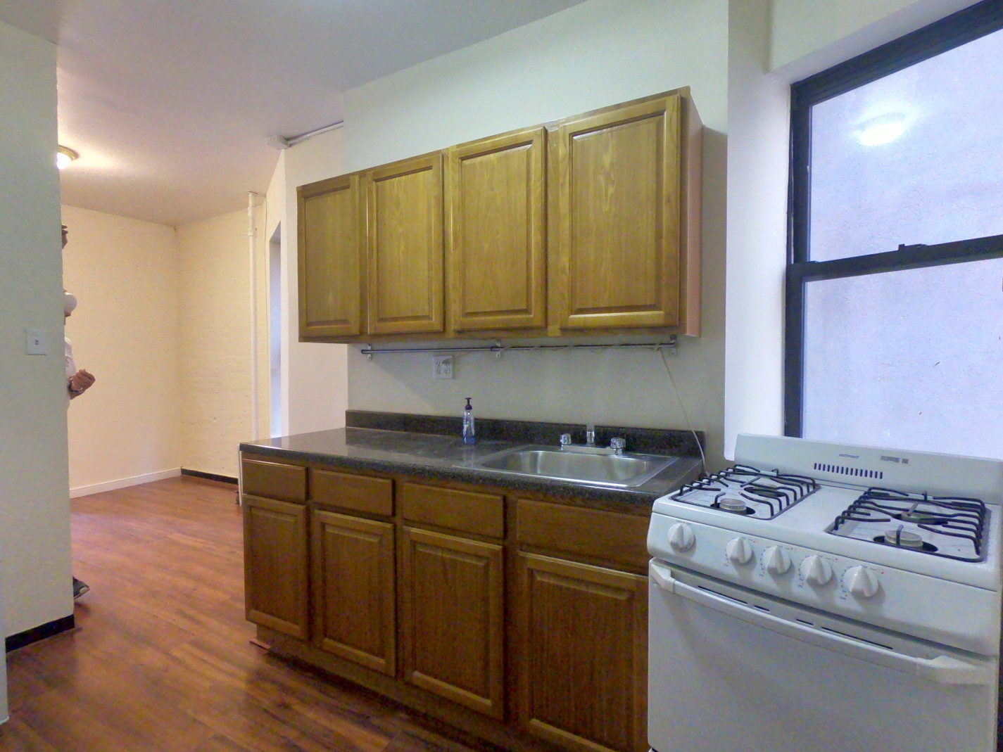 600 10th Avenue, Unit 1RN Manhattan, NY 10036 - Photo 5 of 8