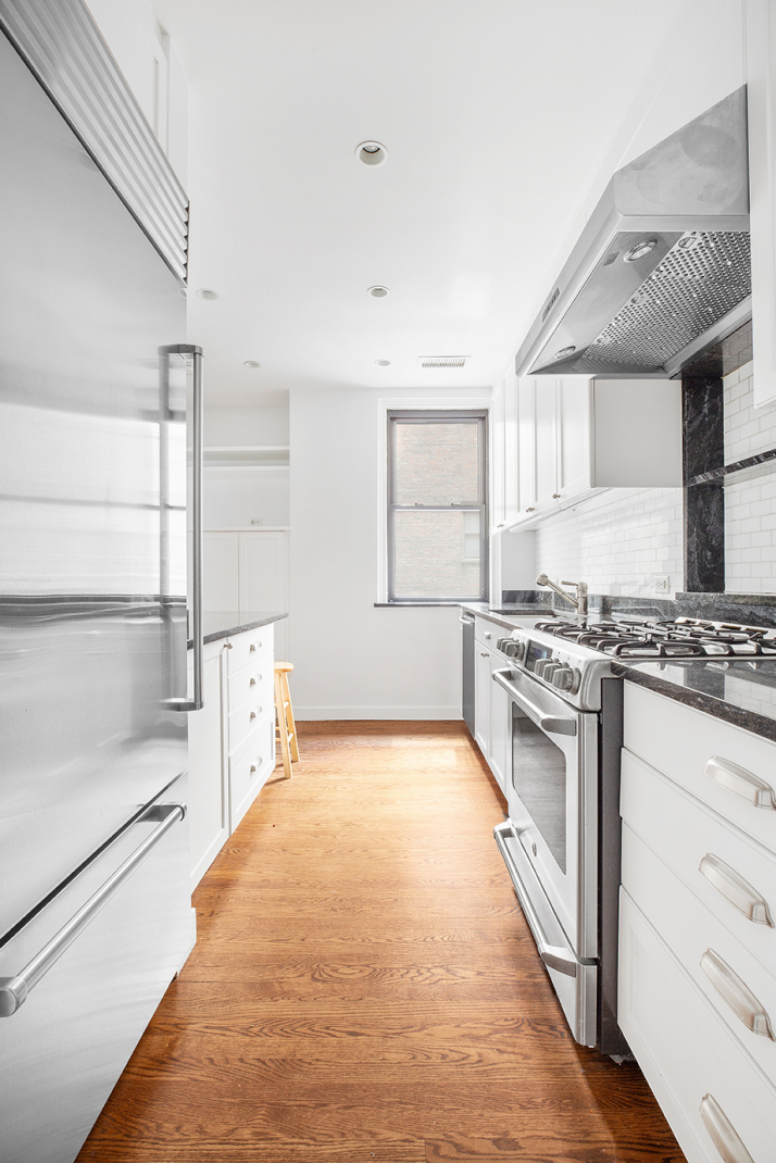 152 West 58th Street, Unit 6CD Manhattan, NY 10019 - Photo 9 of 23