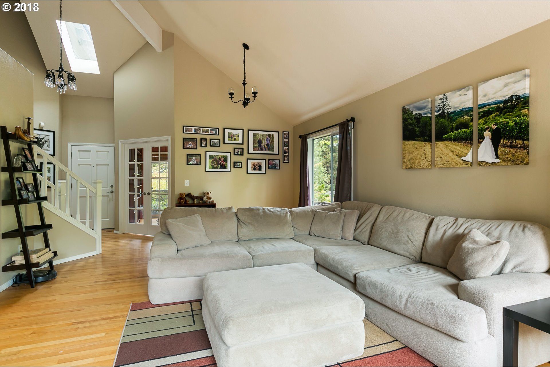 4110 Southwest Comus Street Portland, OR 97219 - Photo 6 of 27 Gallery Image 6