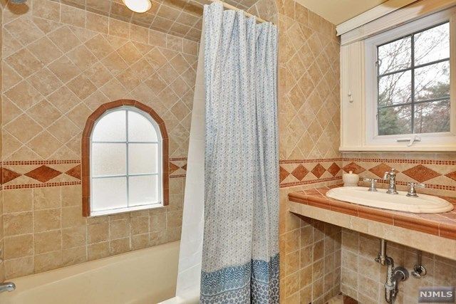 76 Sunset Avenue Verona, NJ 07044 - Photo 15 of 21