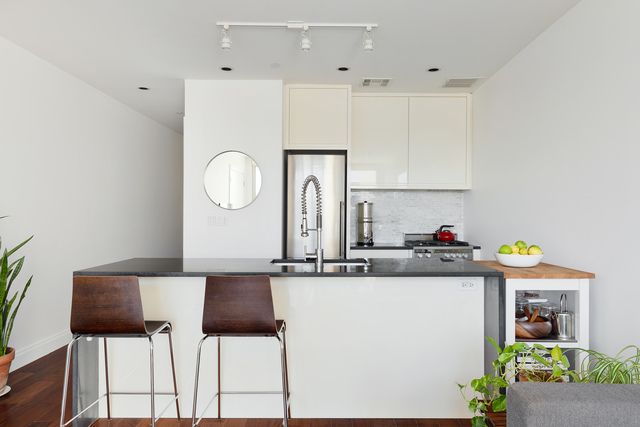 $630,000 | 185 Ocean Avenue, Unit 4B | Prospect Lefferts Gardens