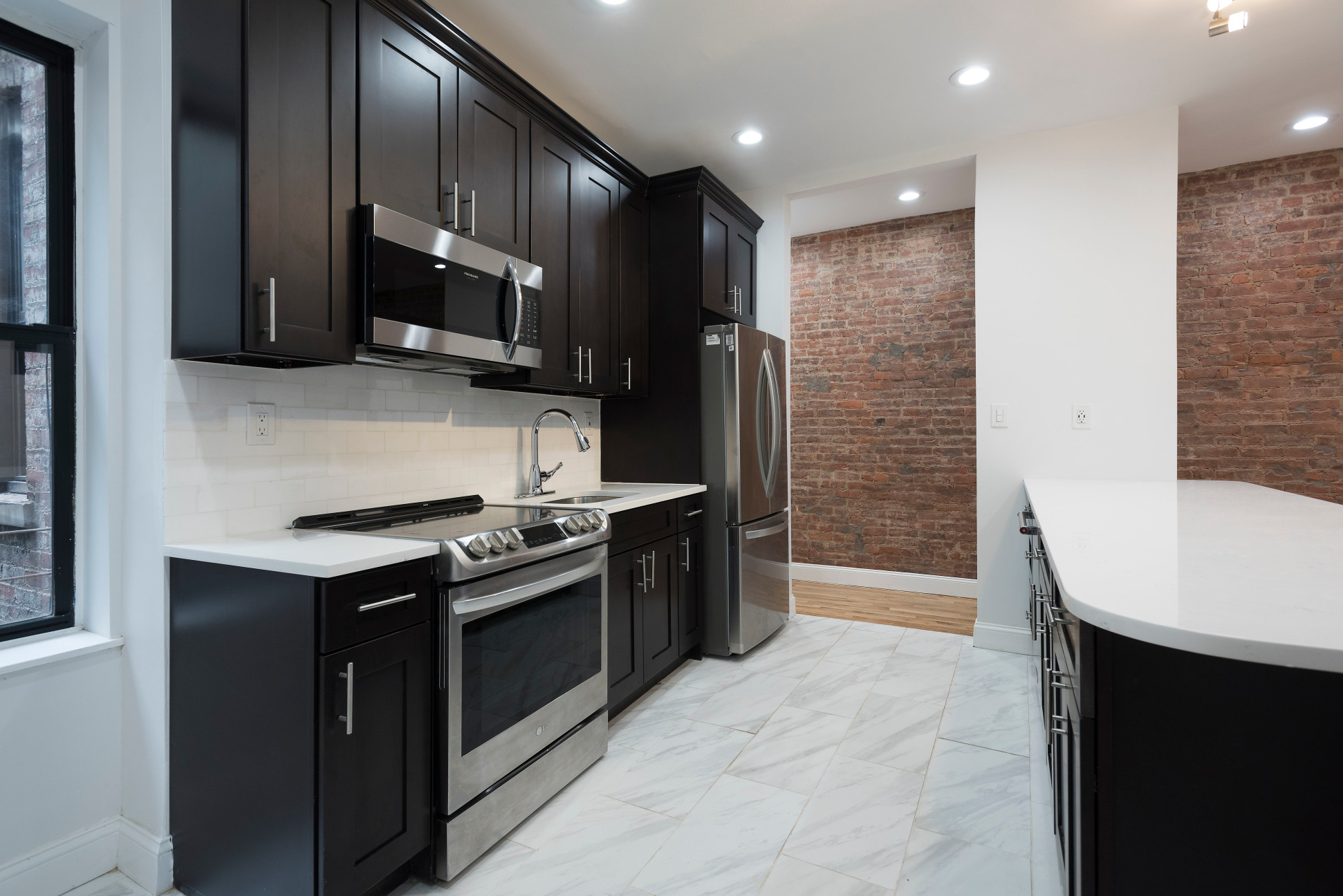 706 West 180th Street, Unit 4 Manhattan, NY 10033 - Photo 1 of 13