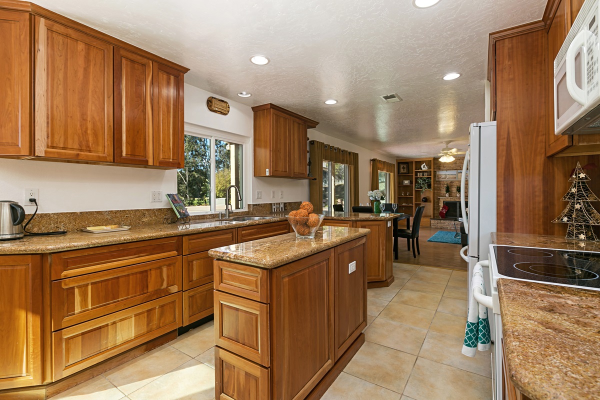 2133 Valley Road Oceanside, CA 92056 - Photo 6 of 25