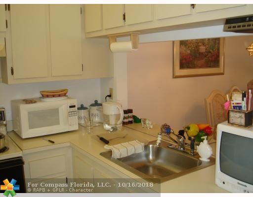 Sunrise Lakes Condominiums Sunrise, FL 33322 - Photo 4 of 15