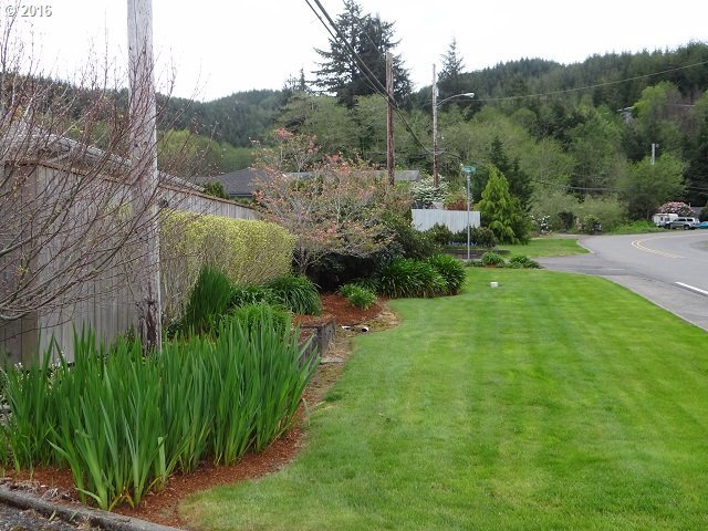 3010 Bowman Road Reedsport, OR 97467 - Photo 9 of 32 Gallery Image 9