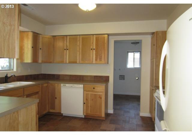 3133 Maple Street Longview, WA 98632 - Photo 5 of 16 Gallery Image 5