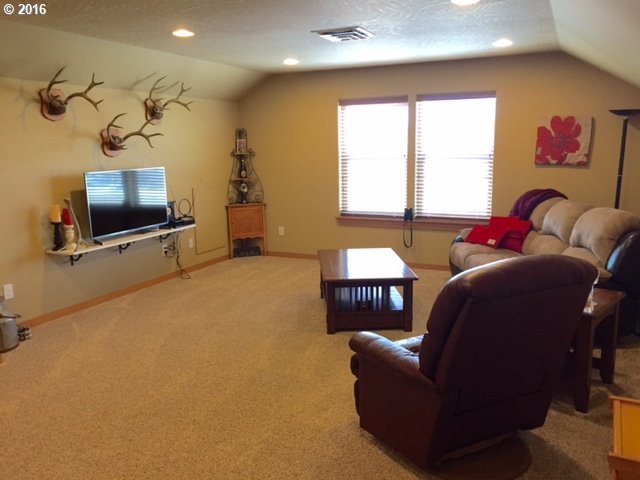 1716 Southwest 3rd Street Pendleton, OR 97801 - Photo 14 of 19