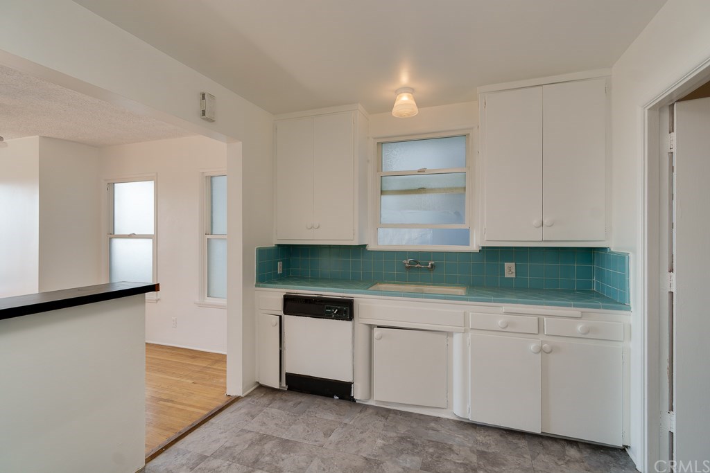 528 The Strand Hermosa Beach, CA 90254 - Photo 7 of 28