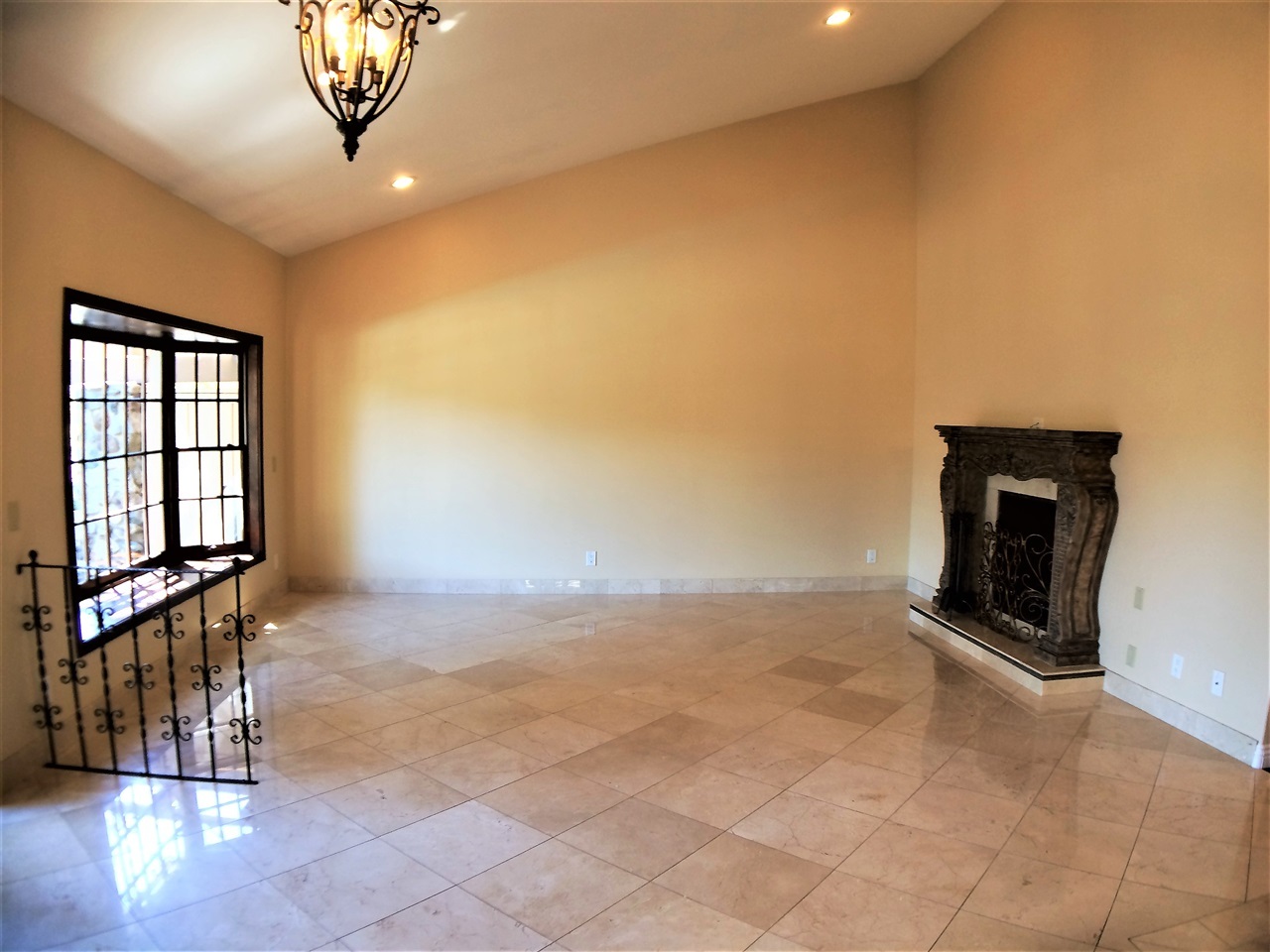 8645 Circle R Course Lane Escondido, CA 92026 - Photo 5 of 25