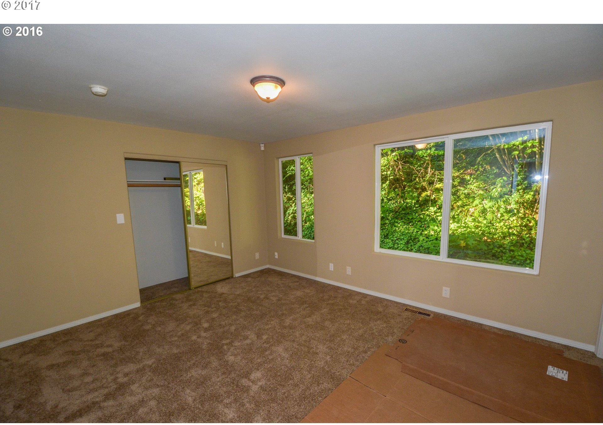 2307 Southwest Iowa Street Portland, OR 97239 - Photo 13 of 22 Gallery Image 13
