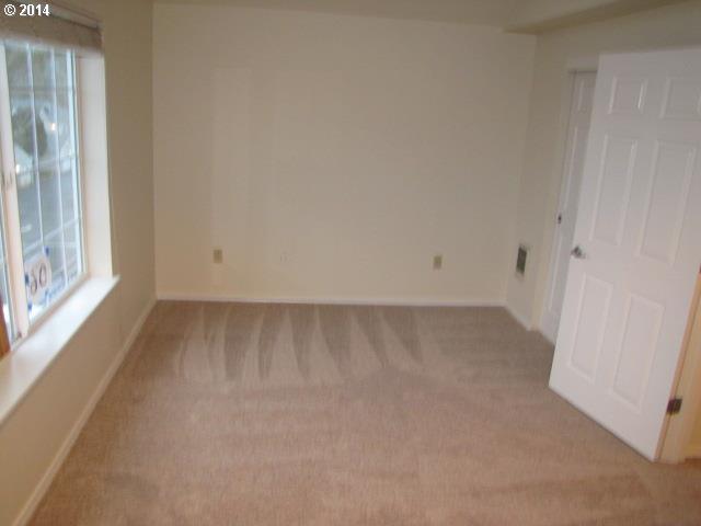 17532 Northwest Springville Road, Unit D6 Portland, OR 97229 - Photo 6 of 15 Gallery Image 6