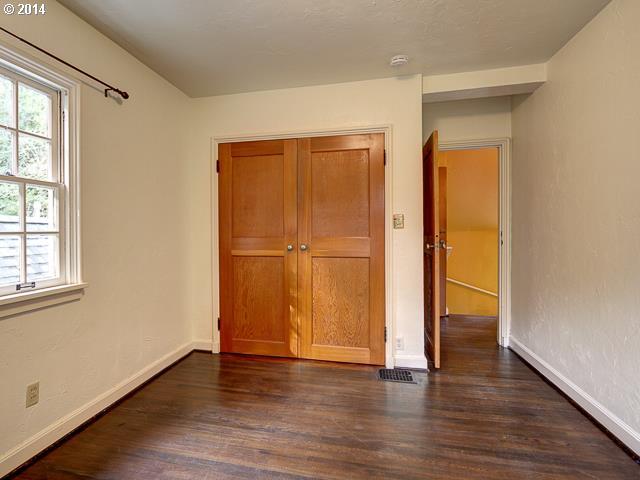 2572 Southwest Arden Road Portland, OR 97201 - Photo 10 of 16